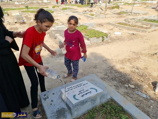 غزة.. زيارة قبور الشهداء تنكأ جراح أحبائهم أيام العيد