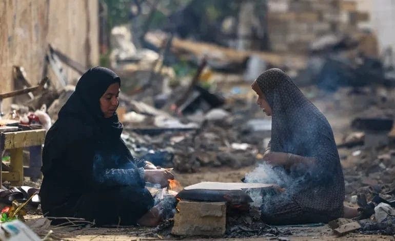 فزعة على تويتر| الكاتب الكويتي مشعل النامي يتطاول على نساء غزة 