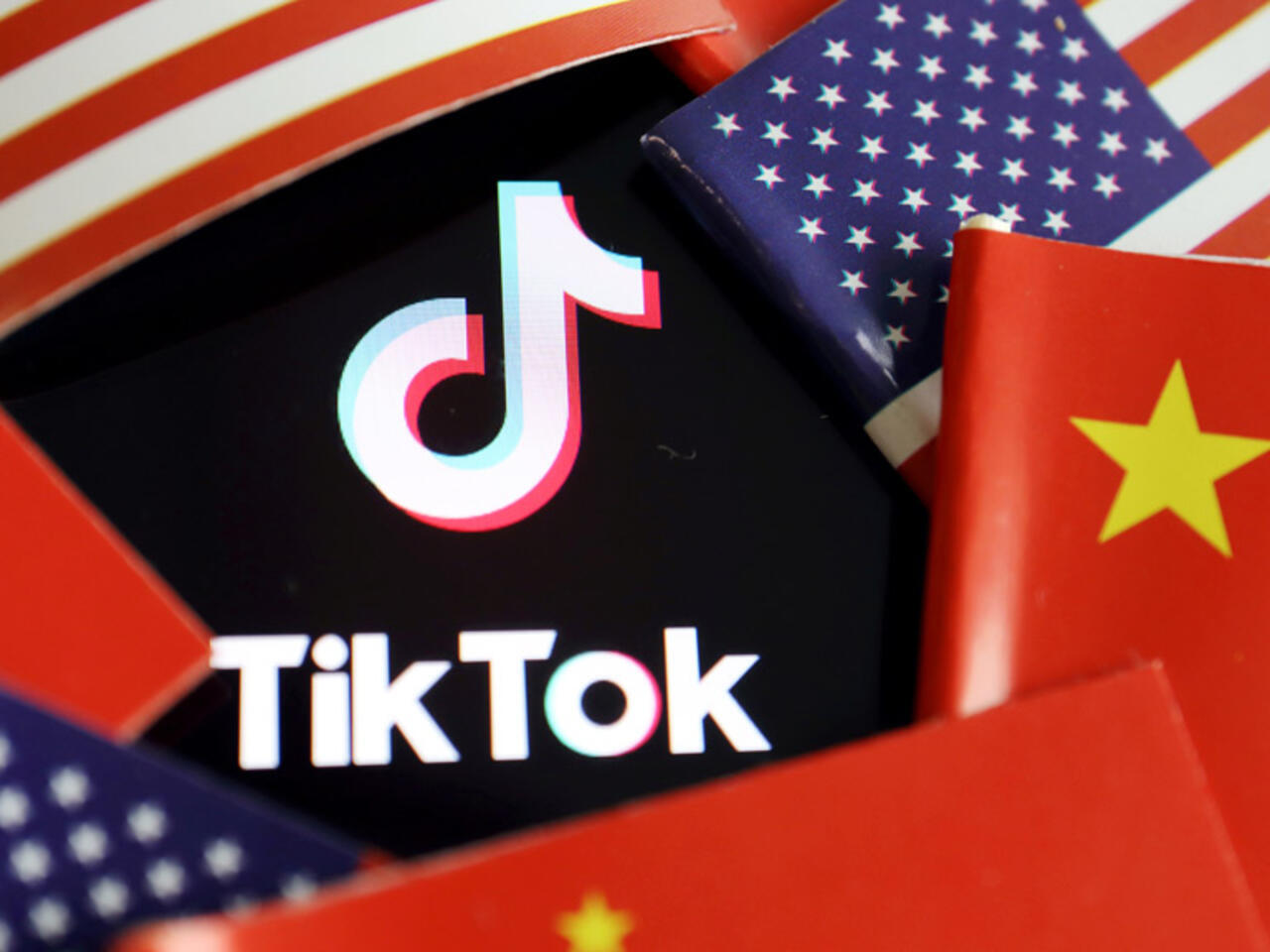 "ترامب يطلب تأجيل حظر TikTok حتى توليه الرئاسة"