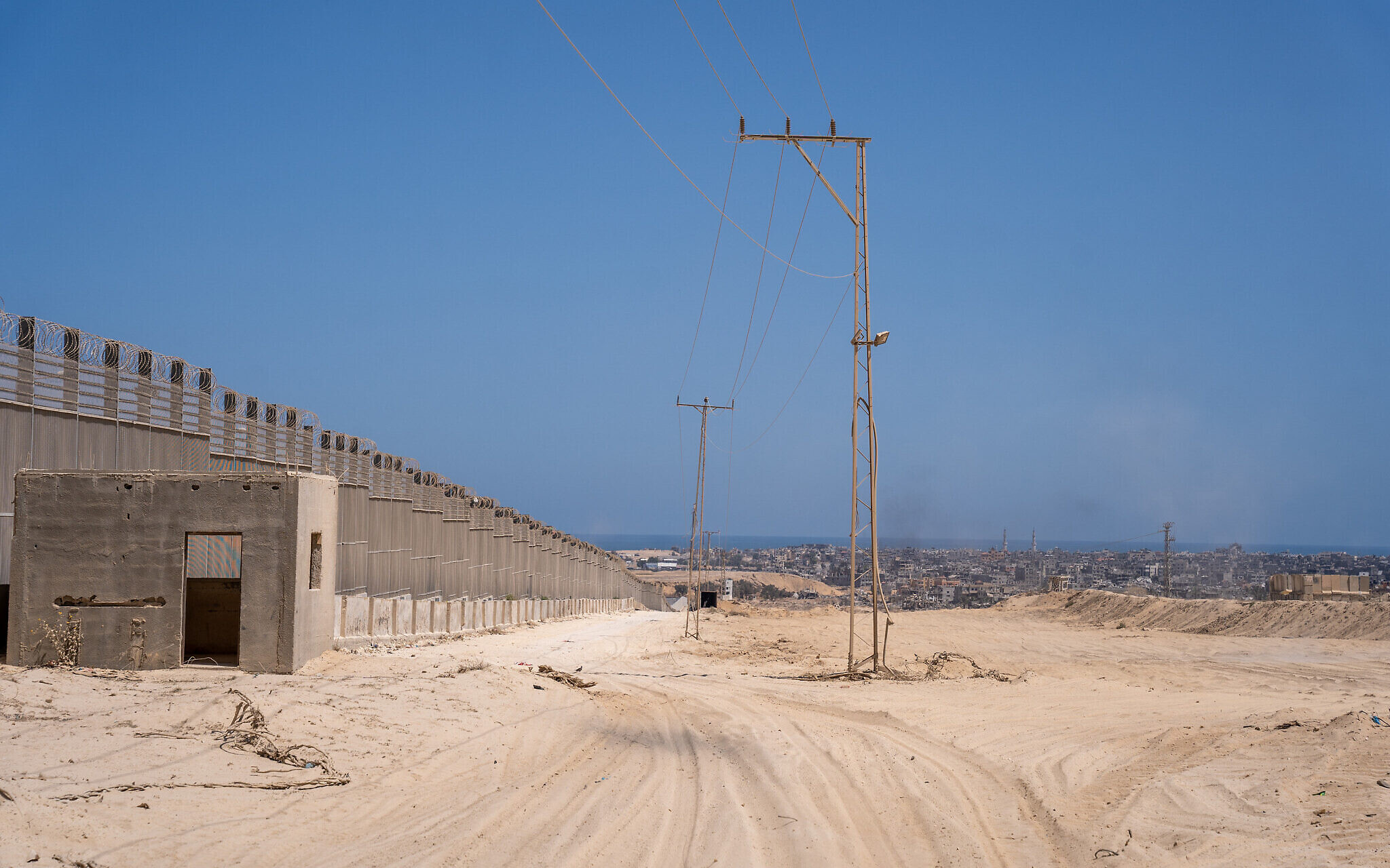 الكابينت الإسرائيلي يصادق على بقاء الجيش في محور فيلادلفيا رغم معارضة غالانت