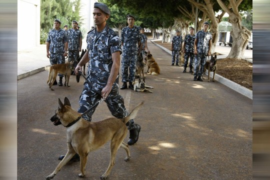 ما وراء محاولة تفتيش حقيبة دبلوماسية للسفير الإيراني بمطار بيروت؟ السفير يكشف التفاصيل!