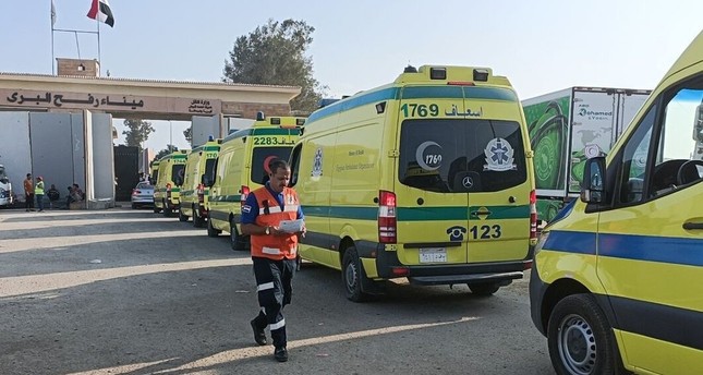 مصر تفعّل غرفة الأزمات استعدادًا لفتح معبر رفح واستقبال المصابين من غزة