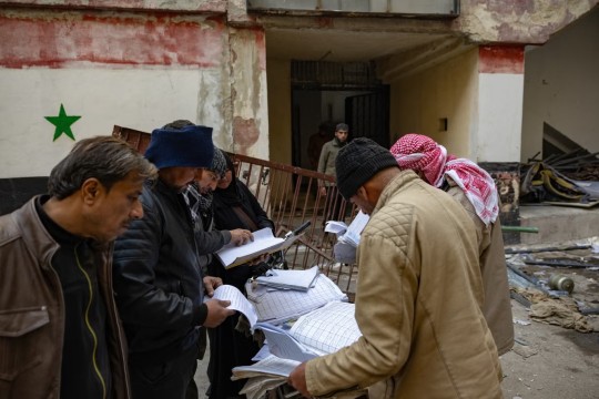 لبنان يشكّل لجنة طوارئ لكشف مصير المفقودين في سجون الأسد