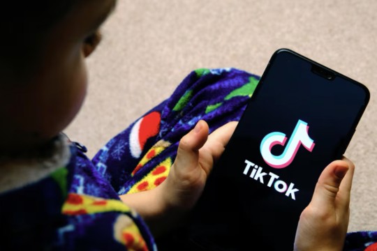 دعوى قضائية تكشف: TikTok تعرف بمخاطر تطبيقها على صحة الأطفال النفسية!