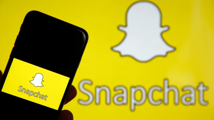 إيرادات "سناب" ترتفع، والسهم يرتفع بنحو 7%