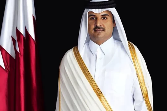 أمير قطر يدعو لاستفتاء على تعديلات دستورية بينها الغاء الإنتخابات