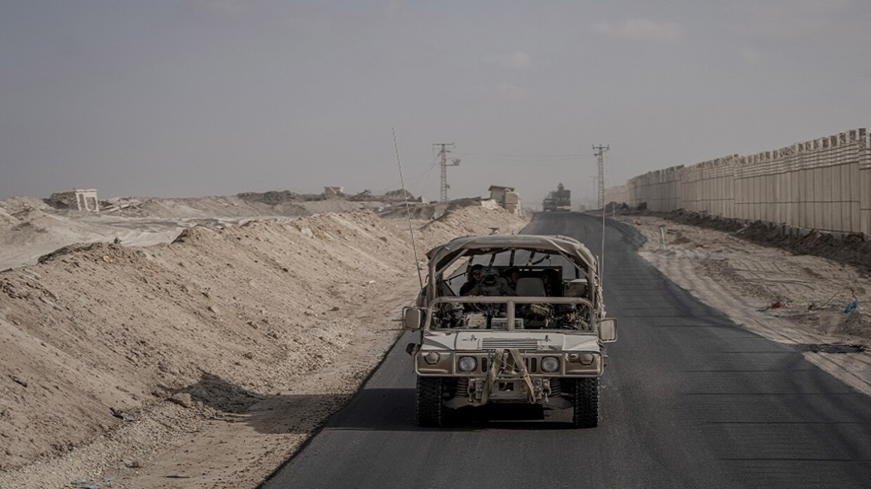 ماذا يفعل الاحتلال الإسرائيلي في محور فيلادلفيا على الحدود الفلسطينية المصرية ؟