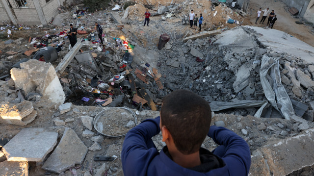 في اليوم الـ279 من العدوان: قصف جوي ومدفعي يستهدف عدة مناطق في قطاع غزة