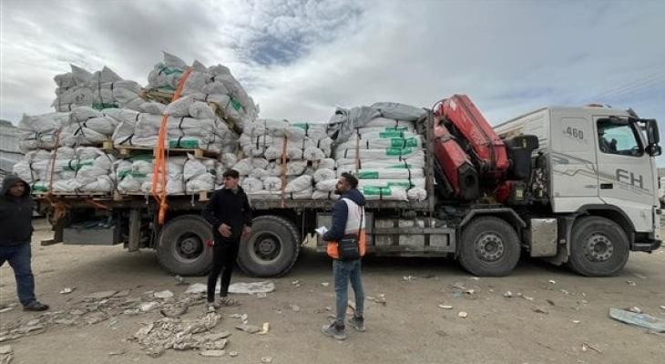 "حكومة الاحتلال الإسرائيلي تدرس تقليص المساعدات الإنسانية لغزة مع تولي ترامب"