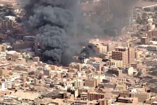 تصعيد قتالي في السودان.. دمار مصفاة الجيلي وتدهور الأوضاع في دارفور