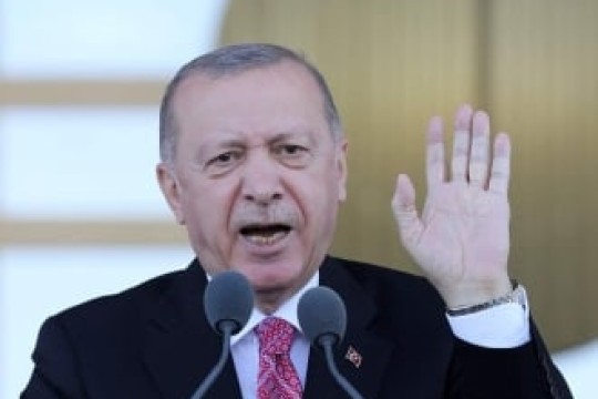 "أردوغان: تركيا ترفض تفكك سوريا وتضيق الخناق على الكرد"