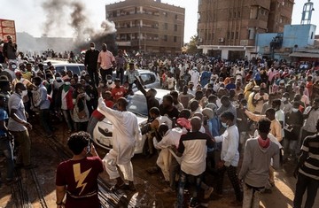 وفد إسرائيلي يصل إلى السودان في ظل غليان شعبي